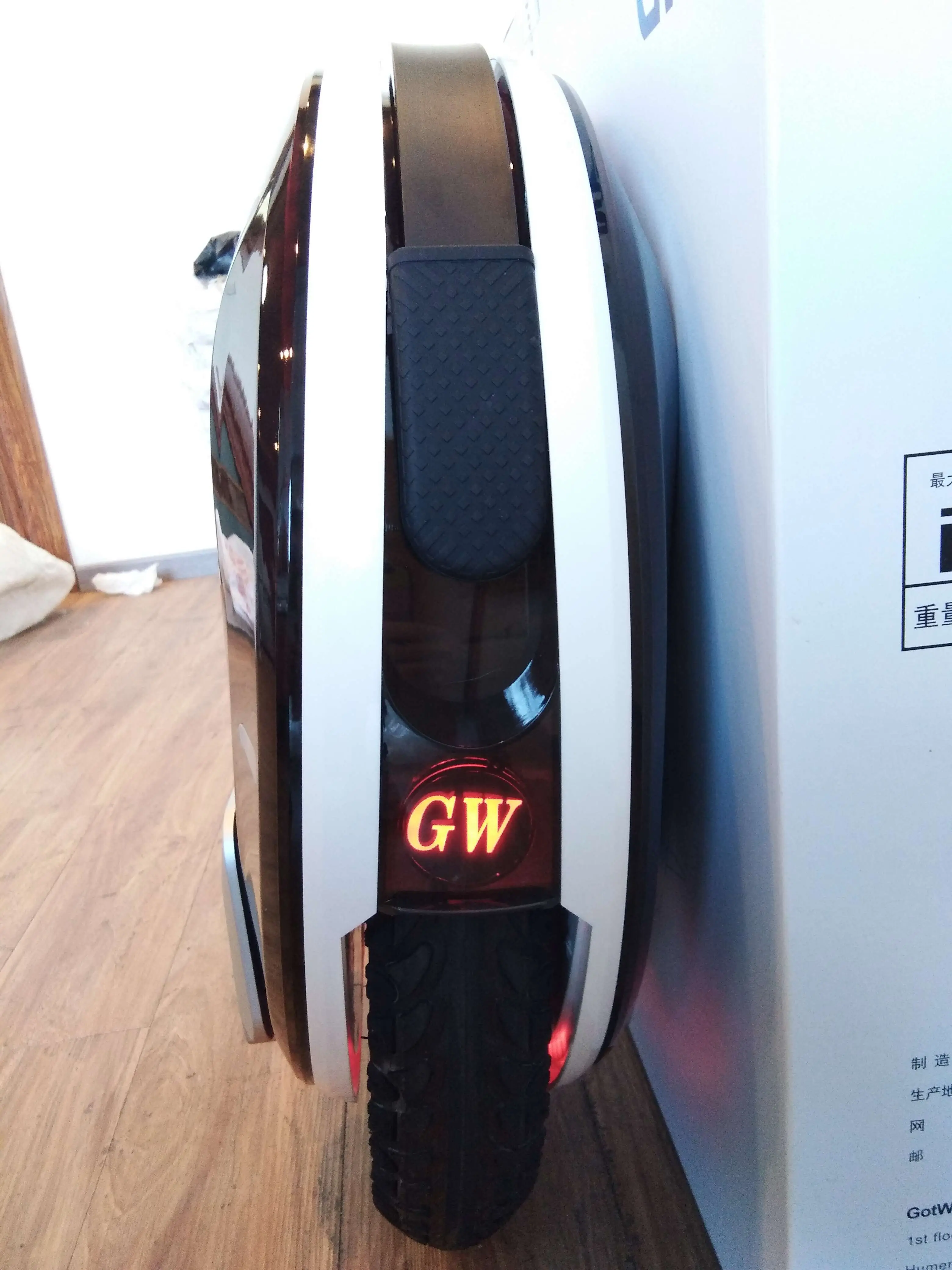 Gotway Nikola электрический самокат monowheel, Одноколесный самокат 84V 1600WH, 2000W мотор самобалансирующийся скутер