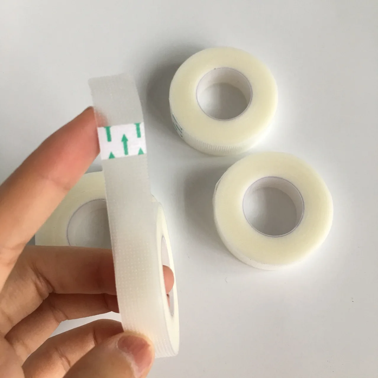 Оптовая продажа белая шелковая бумага под патчи для наращивания ресниц дышащая