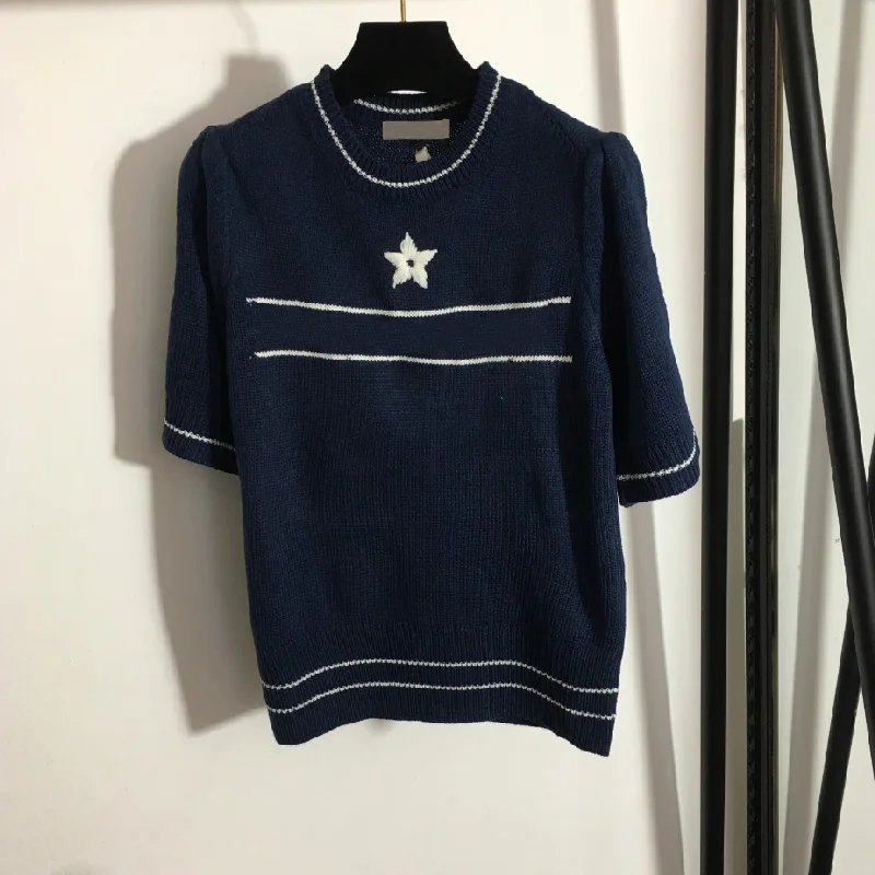 

Женский трикотажный жаккардовый свитер с вышивкой, с коротким рукавом