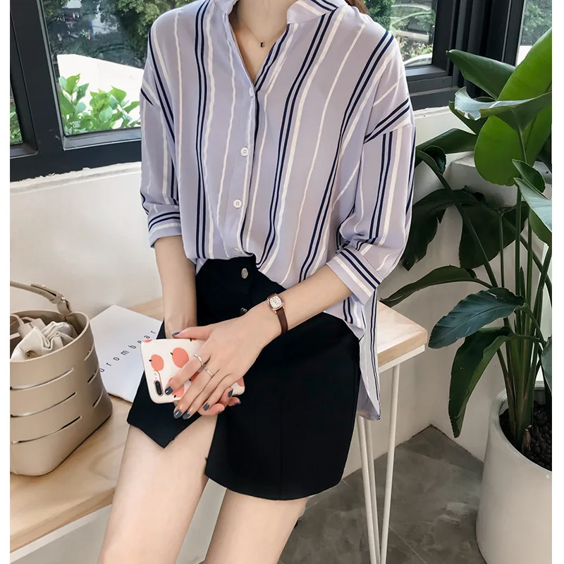 

Autumn 2021 new Korean versatile loose size women's striped shirt 3 / 4 sleeve temperament top bottom shirt