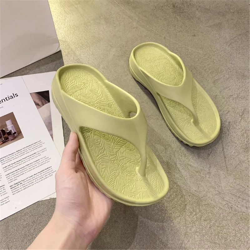 JIANBUDAN New Thick Sole Flip Flops EVA Comfortable Women's slippers Outdoor Fashion Slides Unisex Couple Beach shoes slippers