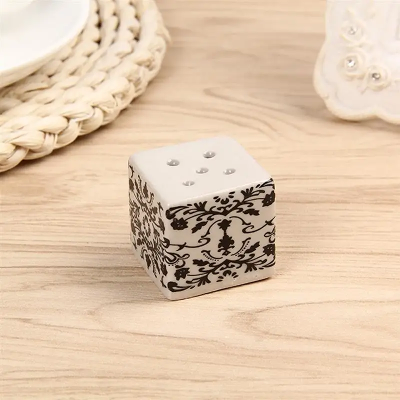2pcs Seasoning Bottle Set Ceramic Spice Seasoning Shaker Salt Pepper Shaker Cooking Kitchen Tools for Wedding Party Favor Gift