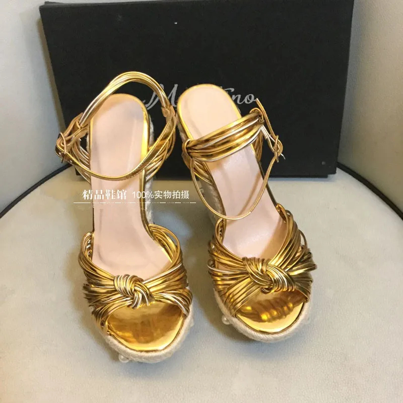 Летние женские босоножки на танкетке высококачественные из натуральной кожи