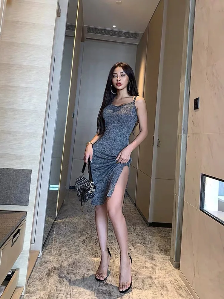 Трикотажное платье на бретельках XIBANI женское средней длины до колена с разрезом