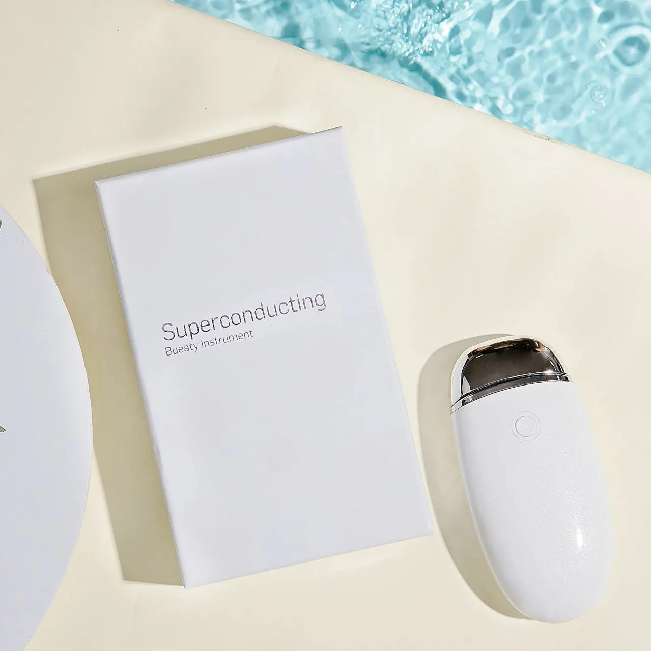 

Radio Beauty Instrument Double Probes Multifunctional Ultrasonic Skin Care Device with RF LED EMS Treatment for Adult M2