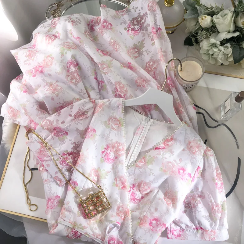 

2021 Summer French Elegant Romantic Lantern Sleeve Small Floral Ladies Dress Women Pearl V-neck Gentle Fairy Women Long Dress