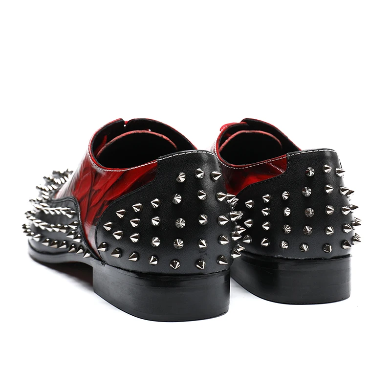 

2020 New punk style men rivet shoes Genuine leather business men dress party social Sapato wedding men Oxford flats zapatos