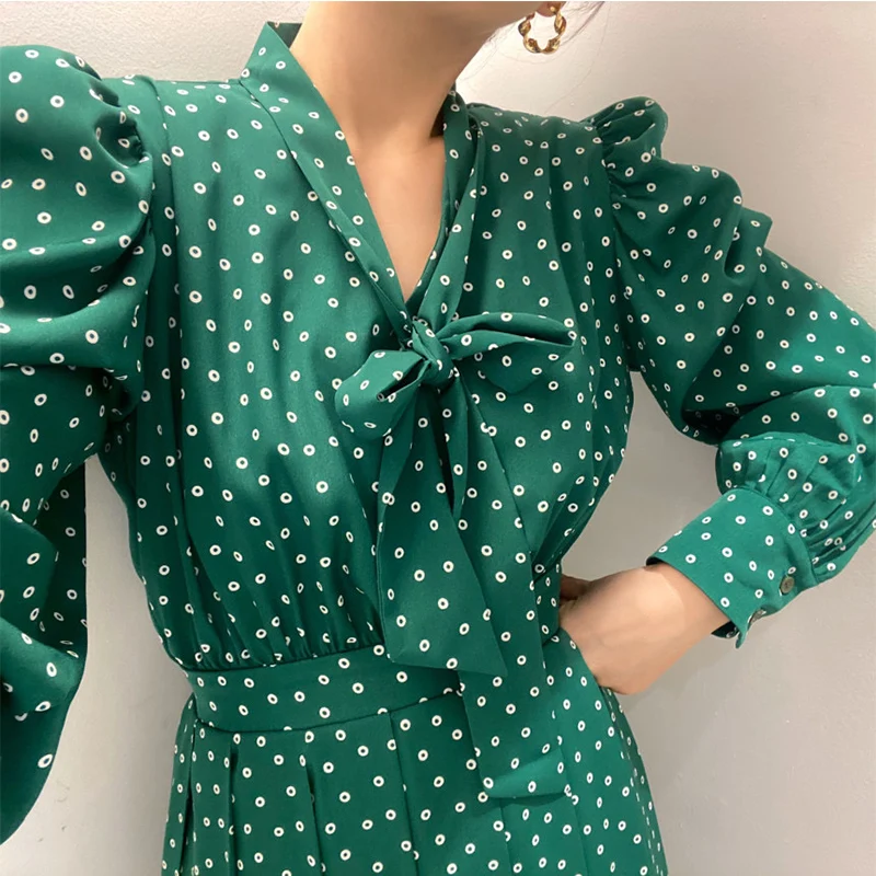 

Sister Fara New Summer 2021 Bow Neck Polka Dots Dress Women Puff Sleeve Straight Dresses Office Lady Half Sleeve Pullover Dress