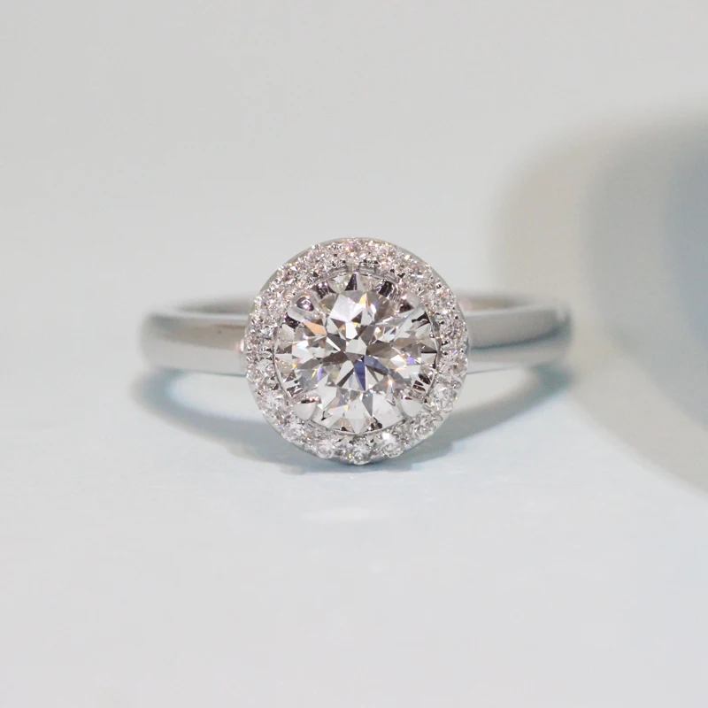 

Женское кольцо из желтого золота с бриллиантами 0.3ct