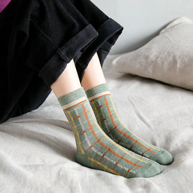 

Veridical 5 Pairs/Lot Cotton Women Socks Lattice Fashion Japanese Style Soft Elastic Harajuku Happy Short Socks Novelty Hot Sell