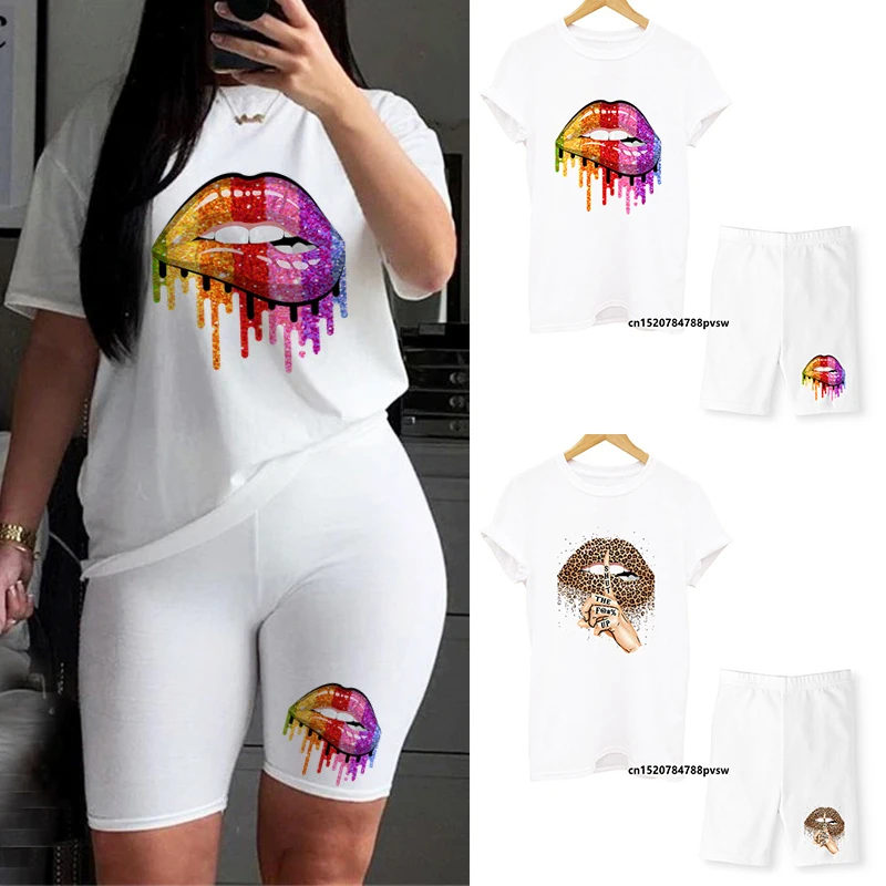 Женский комплект из футболки и шорт с принтом губ | Женская одежда