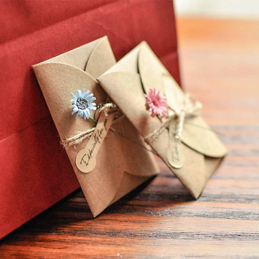 

Dried Flowers Greeting Card Handmade Kraft Paper Vintage DIY Blessing Card Party Invitation Cards Envelope Wedding Favors