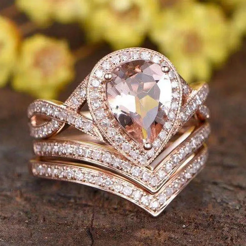 

High Quality Unique Design V Shape Inlaid Heart Crystal Ring Women Wedding Ring Tin Alloy Silver Color Luxury Love Ring