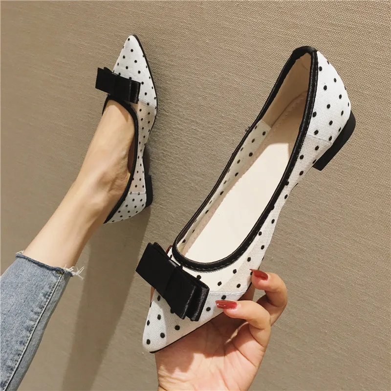 Туфли женские сетчатые с острым носком дышащие без каблука в горошек