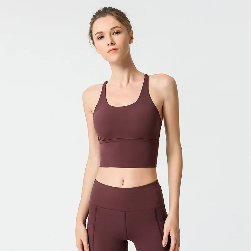 Спортивный бюстгальтер для фитнеса женщин с эффектом пуш-ап однотонный