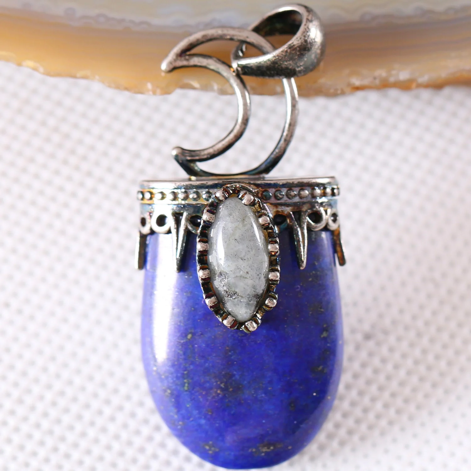 Charm Necklace Pendant Natural Gem Blue Lapis Labradorite Oval Bead Antique Crown Half Moon Jewery Gift 1Pcs K778