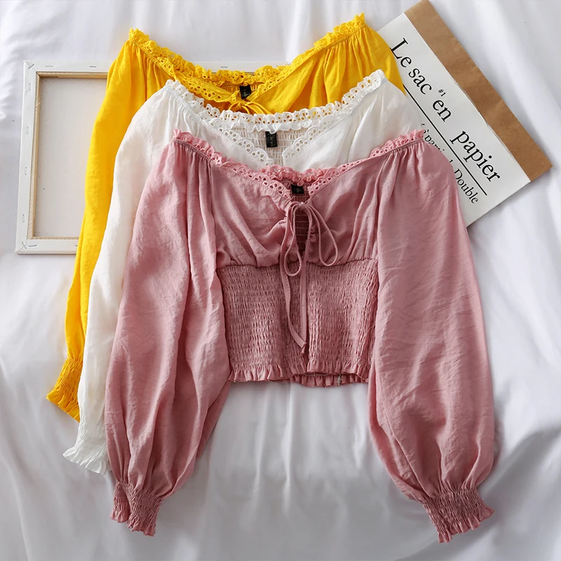 Женская кружевная блузка MUMUZI белая однотонная с открытыми плечами ажурная на