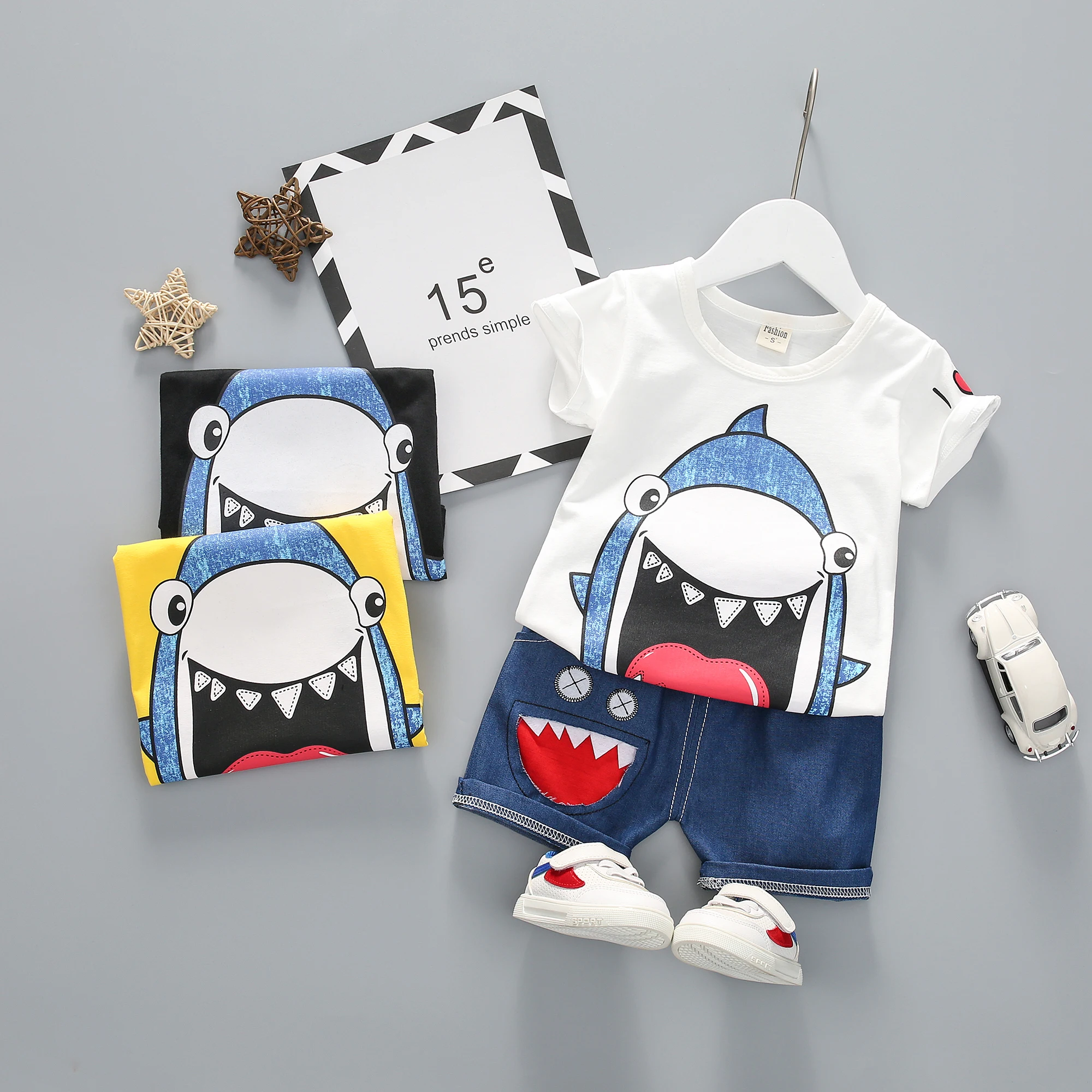 Комплект из 2 предметов футболка с мультяшной акулой короткие штаны джинсовый