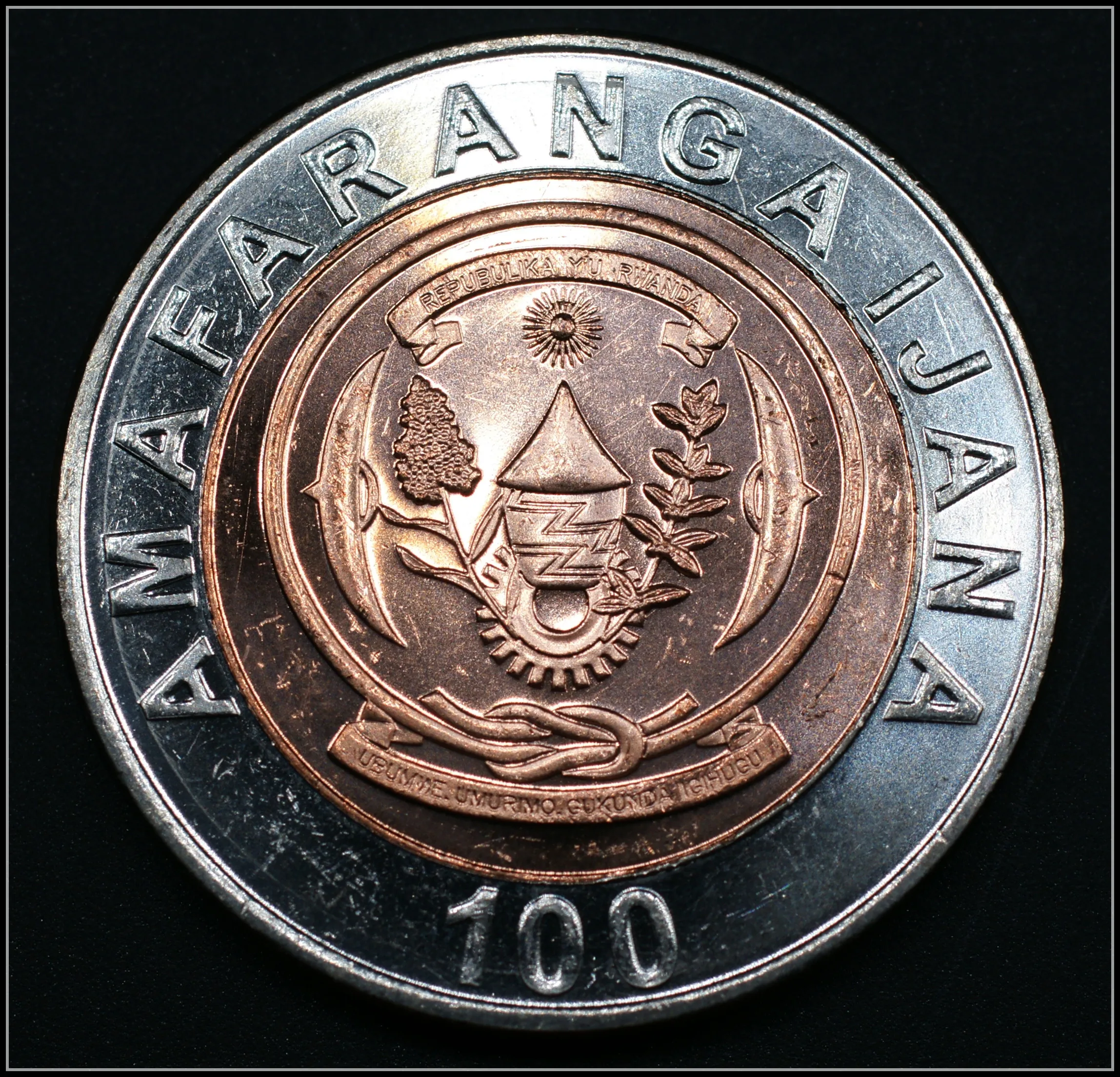Двухцветная инкрустация Km32 африканская новая Оригинальная Монета 100 франков