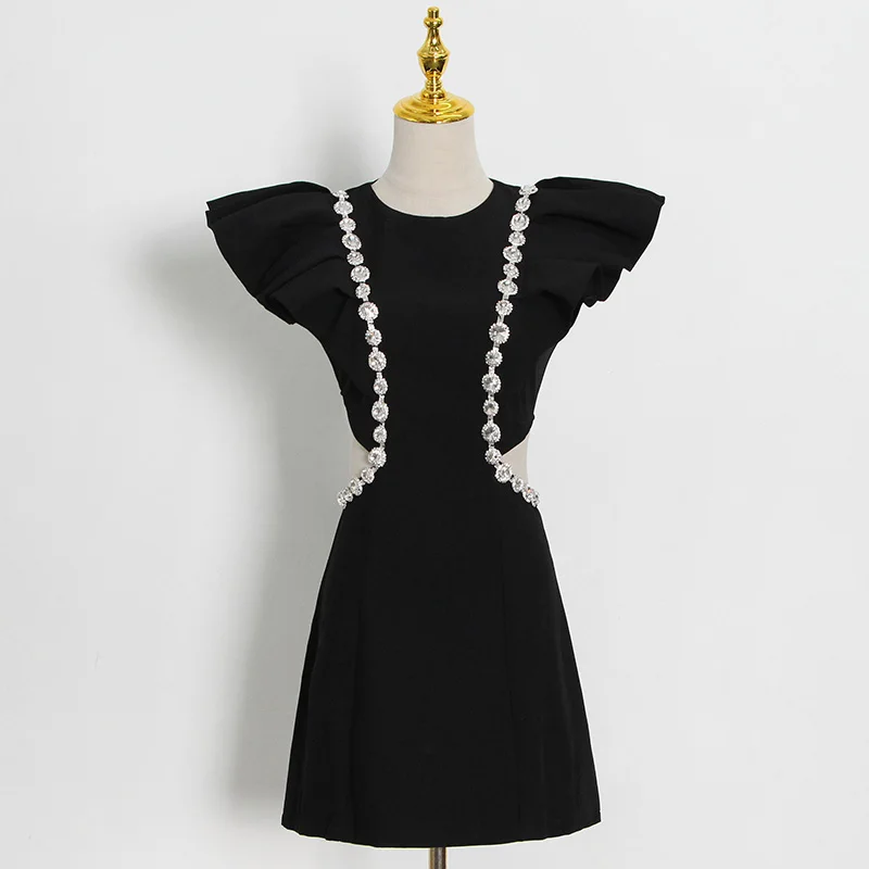 Женское мини-платье TWOTWINSTYLE черное платье с рюшами и круглым вырезом без рукавов