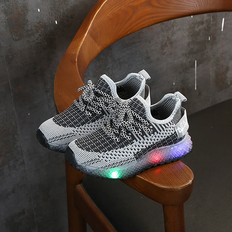 2020 новые летние кроссовки для мужчин со светящейся Для мальчиков ясельного