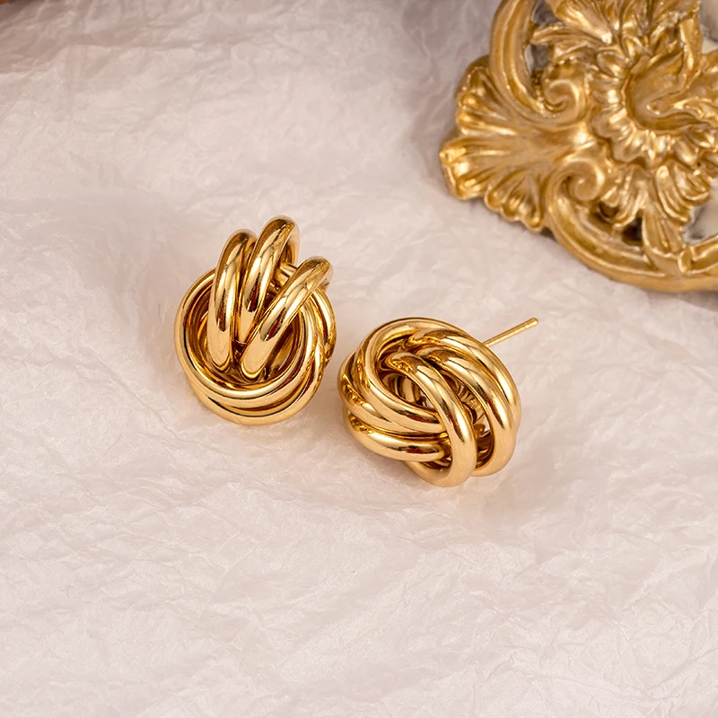 

Fashion Gold Earrings 2021 Small Geometric Stud Earrings for Women Vintage Twisted Round Earrings Fashion Trend Modern Jewelry