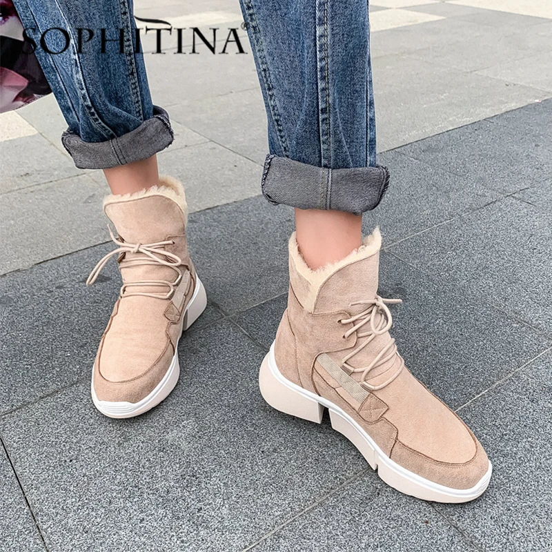 SOPHITINA/модные зимние ботинки Новая удобная обувь из высококачественной коровьей замши на шнуровке с круглым носком на танкетке очень теплые женские ботинки, PO313