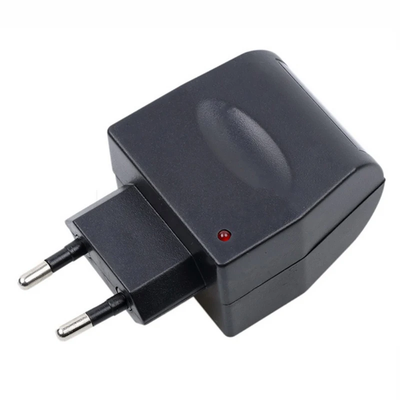 Настенный адаптер для автомобильного прикуривателя 220 В переменного тока в 12