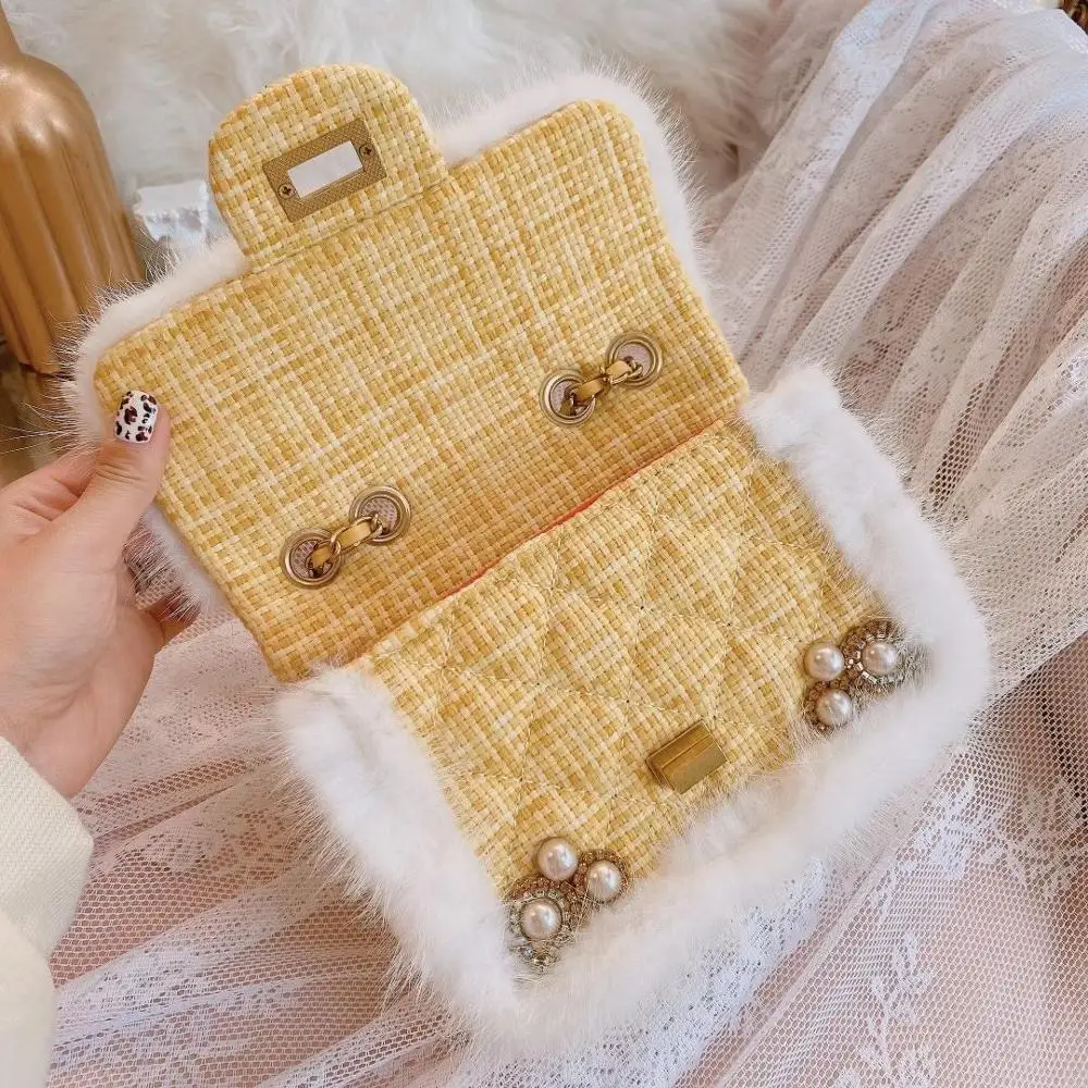 

In 2020, Chinese brand high-quality rabbit hair women's bag, the latest diamond inlaid messenger bag, free delivery