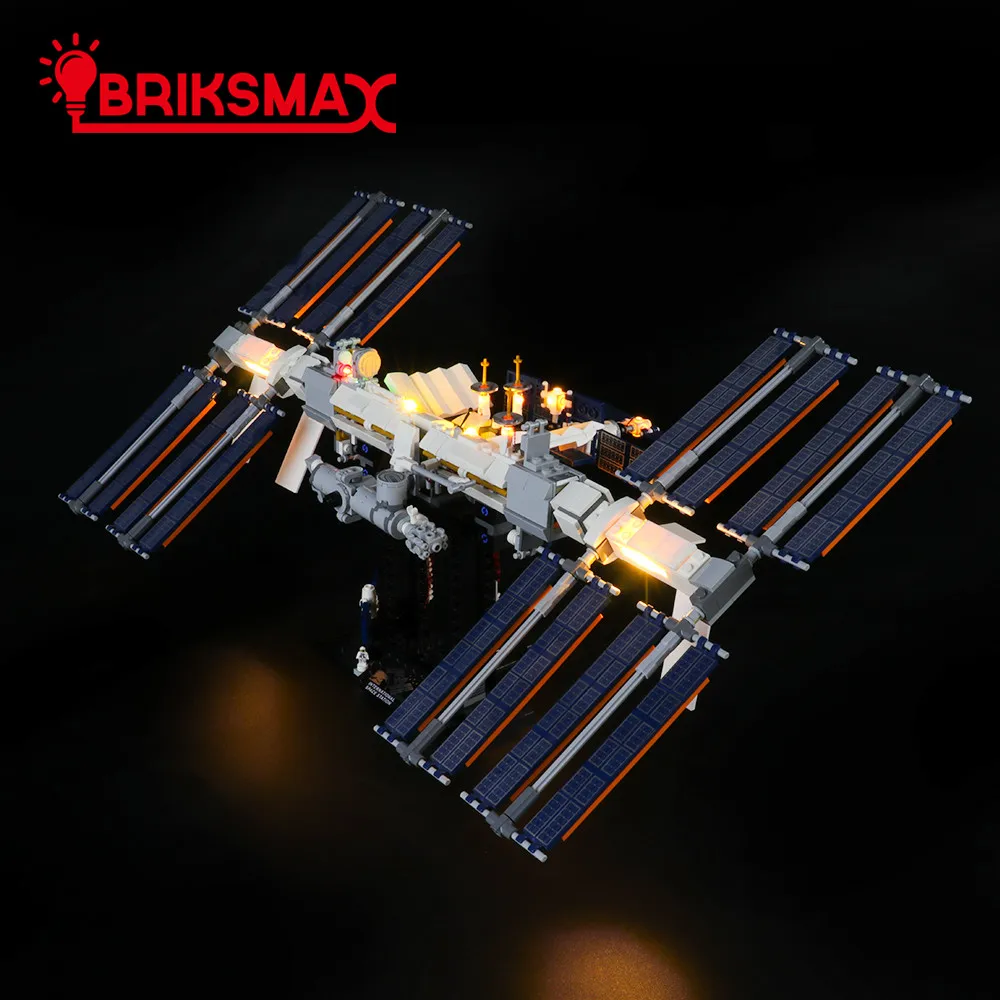 Комплект светодисветильник BriksMax для Международной космической станции серии 21321