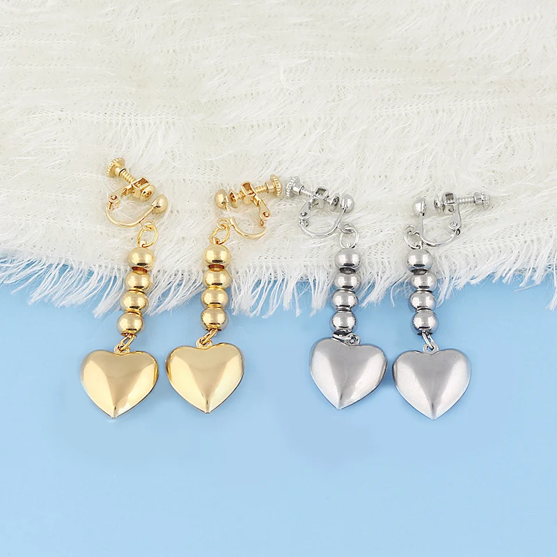 

Anime Hunter X Hunter Earrings Hisoka The Same Golden Love Ear Clip Men Women Cosplaying Fans Props Gift Jewelry Accessories