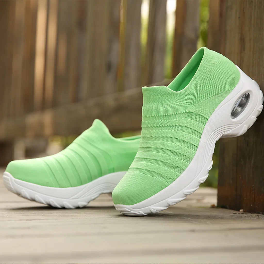 Женские кроссовки без шнуровки черные сетчатые дышащие носки на плоской подошве