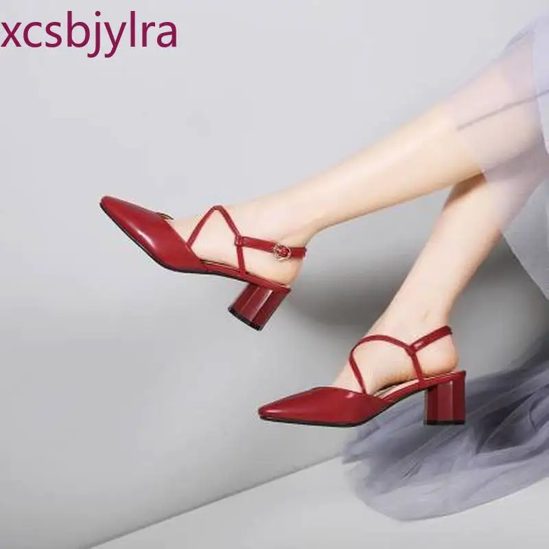 Летние модные Босоножки на каблуке с острым носком Цвет Бордовый пикантная