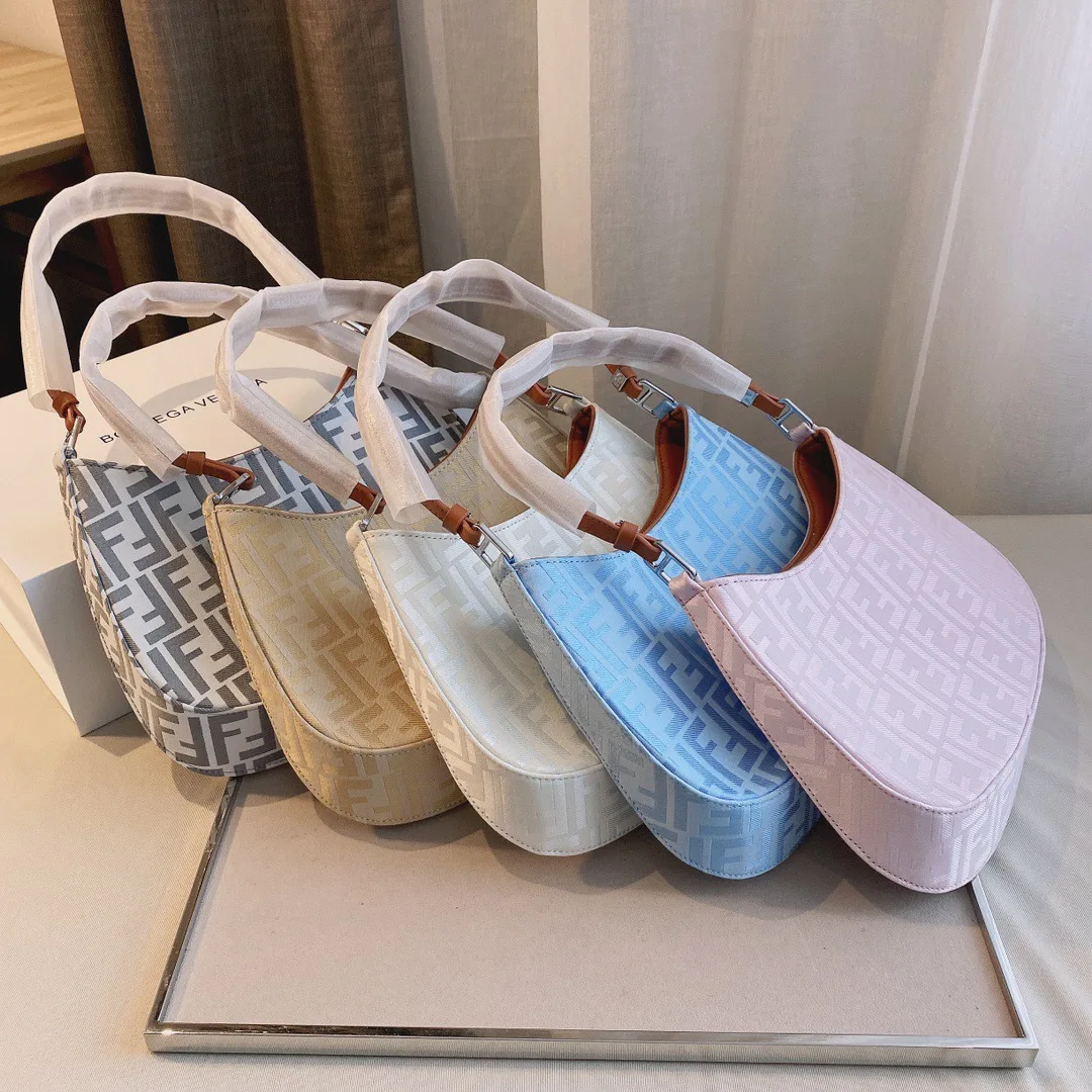 

2021 Queenie Women's Fashion New Style Handbag Ladies Handbag Messenger Bag Casual Canvas Zipper Printing Shoulder Underarm Bag