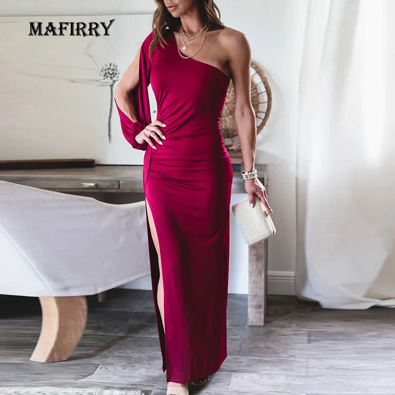 

Sexy Diagonal Collar Designer Dresses For Women 2022 Elegant Lady Hollow Out Solid Party Dress Autumn One Shoulder Maxi Dresses