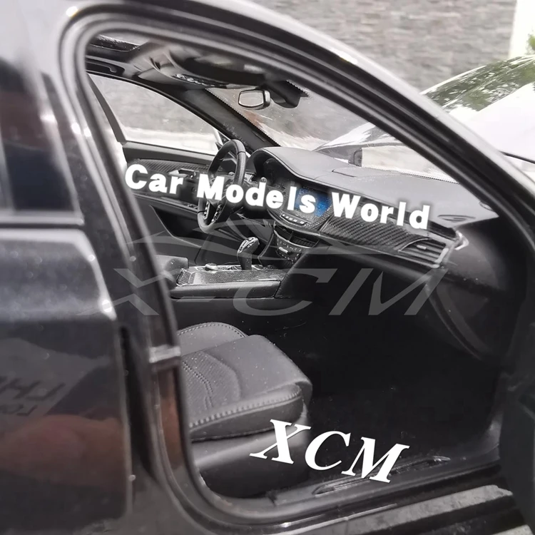 Литая под давлением модель автомобиля для нового CT6 1:18+ маленький подарок