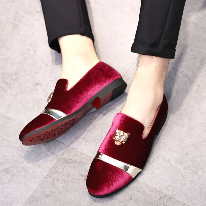 

New Leather Men's shoes in autumn