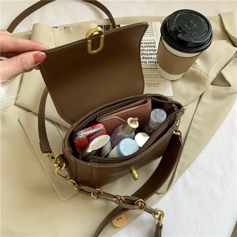 

Trendy Solid Color Clamshell Messenger Bag Luxury Chain Handbags for Women Female Simple Travel Small Shoulder Bags Sac A Main