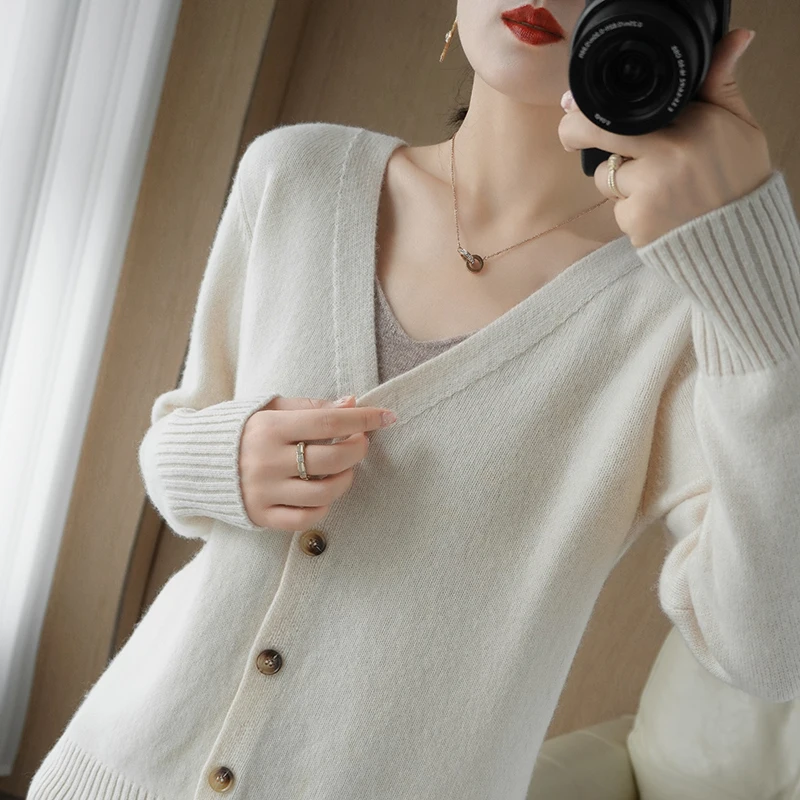 

BELIARST Autumn and Winter New Style 100% Pure Wool Cardigan Women's V-neck Cardigan Slim Knitted Cashmere Sweater Large Size