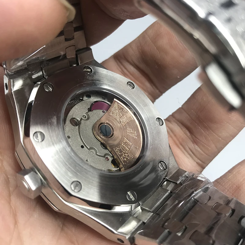 Бриллиантовые автоматические матовые мужские часы с черным циферблатом из дуба