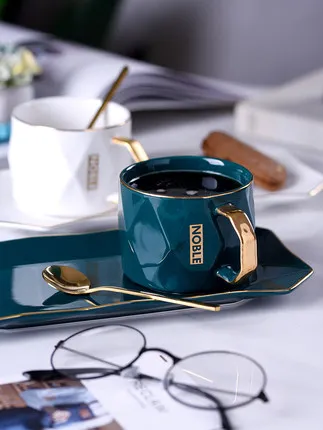 Кофейная чашка Европейский маленький роскошный костюм Ins ветер один