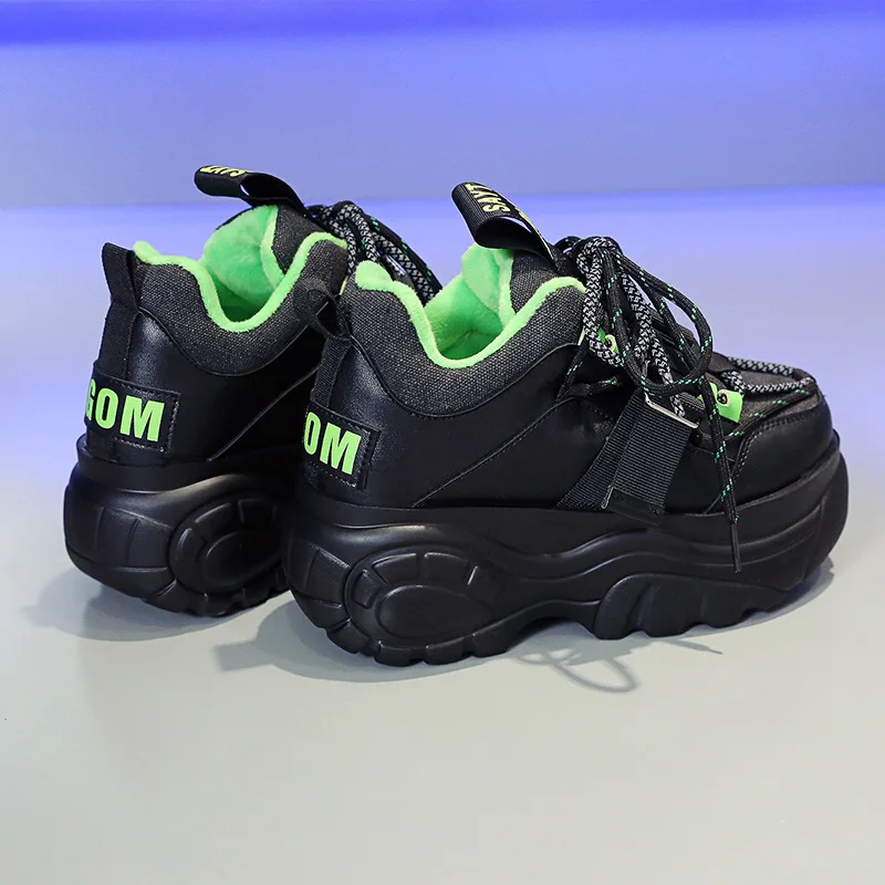 Женские кроссовки на платформе теплые зимние шнуровке толстой плоской