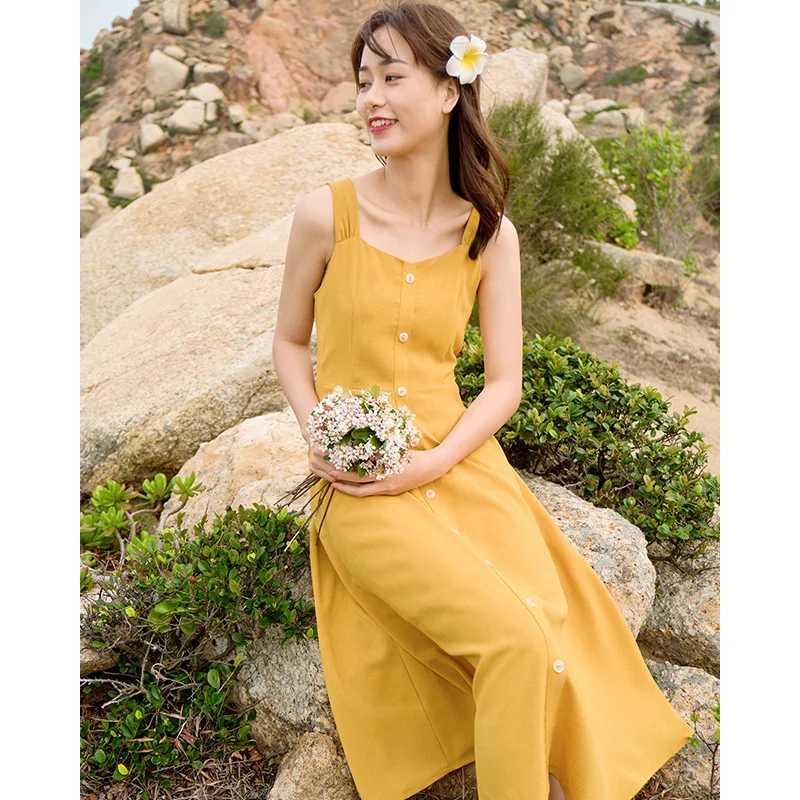 Женское платье на бретельках IEF однотонное элегантное средней длины без рукавов