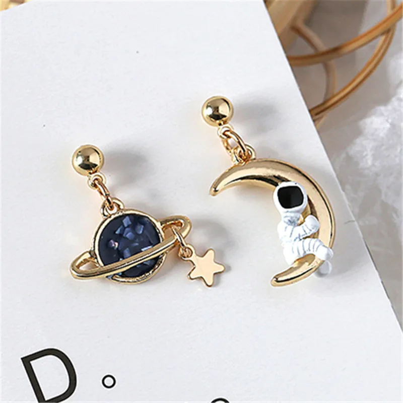 Stud earrings Модные лунные серьги в виде кисточек из звезд асимметричные серьги-гвоздики женские темпераментные астронавты серьги для женщин ювелирные изделия - Окраска металла: Stud earrings