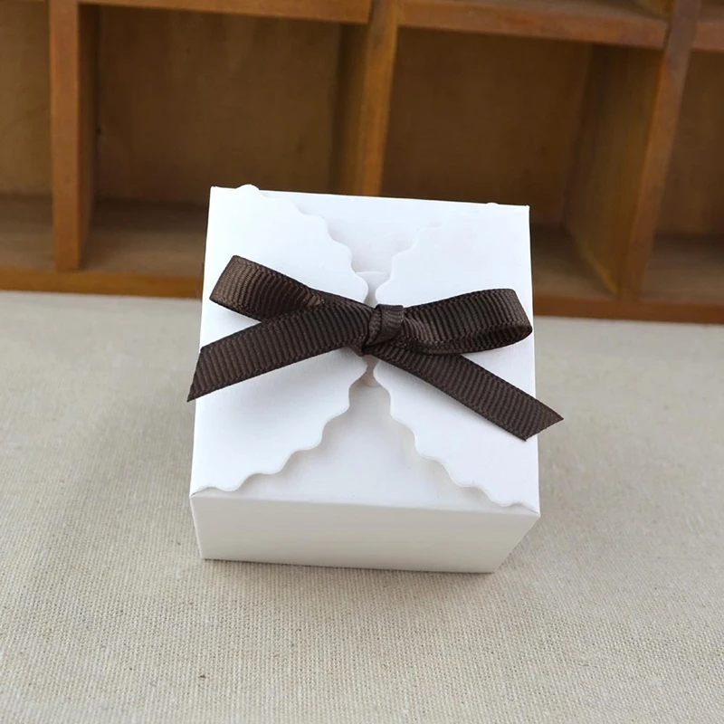

10pcs Vintage Retro Mini Kraft Paper Candy Box DIY Wedding Favor Gift Box Cake Box Packaging With Ribbon Wedding Party Supplies