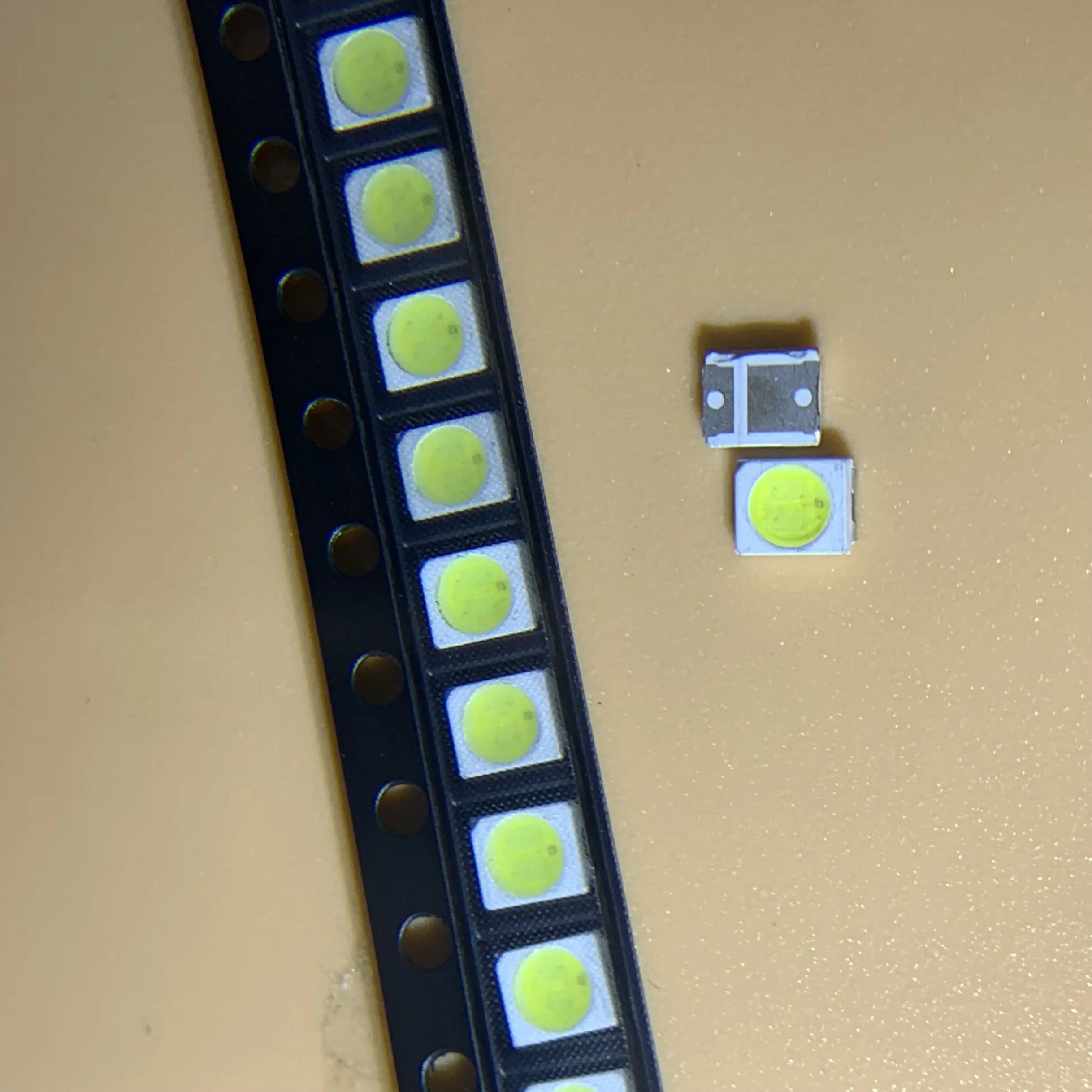 4000PCS JUFEI LED Backlight Light Beads 1210 3528 2835 1W 6V 96LM Cool white LCD TV 01.JT.2835BPWS2-C | Лампы и освещение