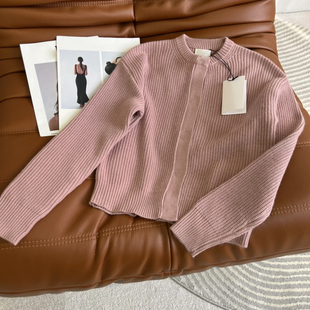 Новый осенне-зимний маленький кардиган с золотой пряжкой простой и атмосферный