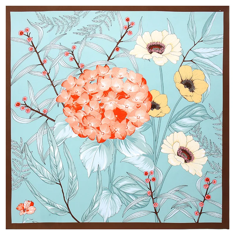 Рисунок 4 - Женский шарф с цветочным принтом