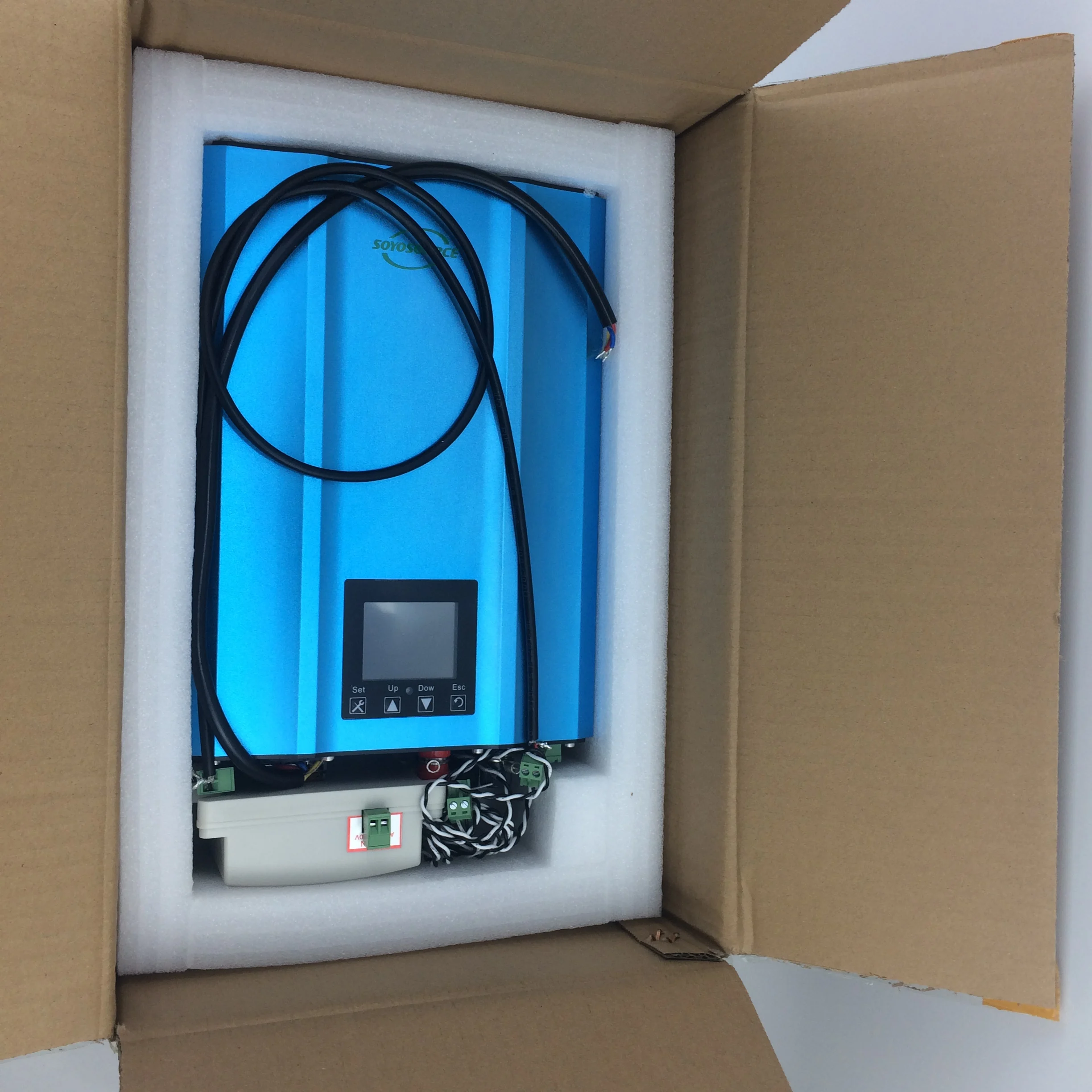 Бесплатная доставка! Слежением за максимальной точкой мощности 1000W 1200W солнечный