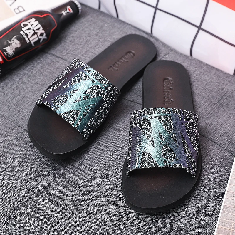 

Summer Slippers Men Outdoor Casual Rome Style Gold Men Slippers 39-44 Black Graffiti Fashion Shoes Flat Slip-on Special Offer